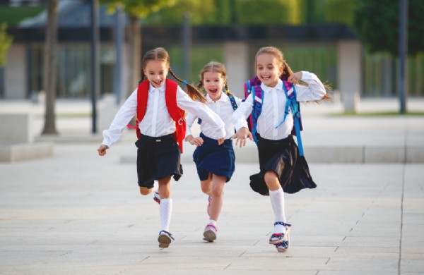 19 milyon öğrenci ders başı yapıyor...